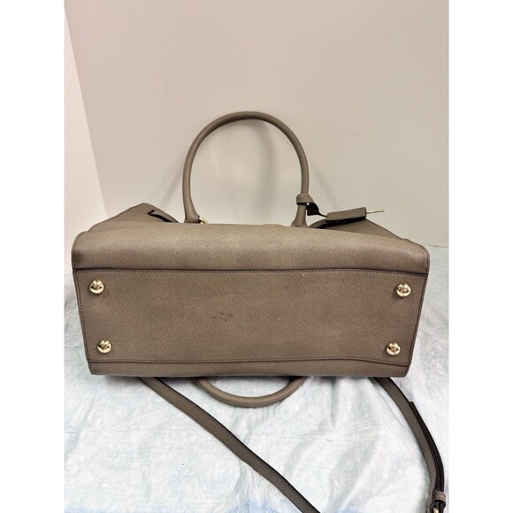 Michael Kors Hamilton Taupe Satchel Bag with Golden Chain Lock & Key - Picture 6 of 11